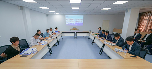 省森工集團(tuán)露水河林業(yè)局與長(zhǎng)白山旅游股份有限公司就森林旅游、促進(jìn)林業(yè)轉(zhuǎn)型升級(jí)開(kāi)展業(yè)務(wù)對(duì)接